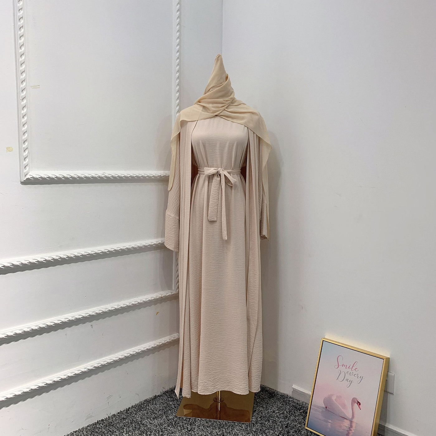 Abaya-Miss Dubai Zweiteiliger Anzug in Uni-Farbe