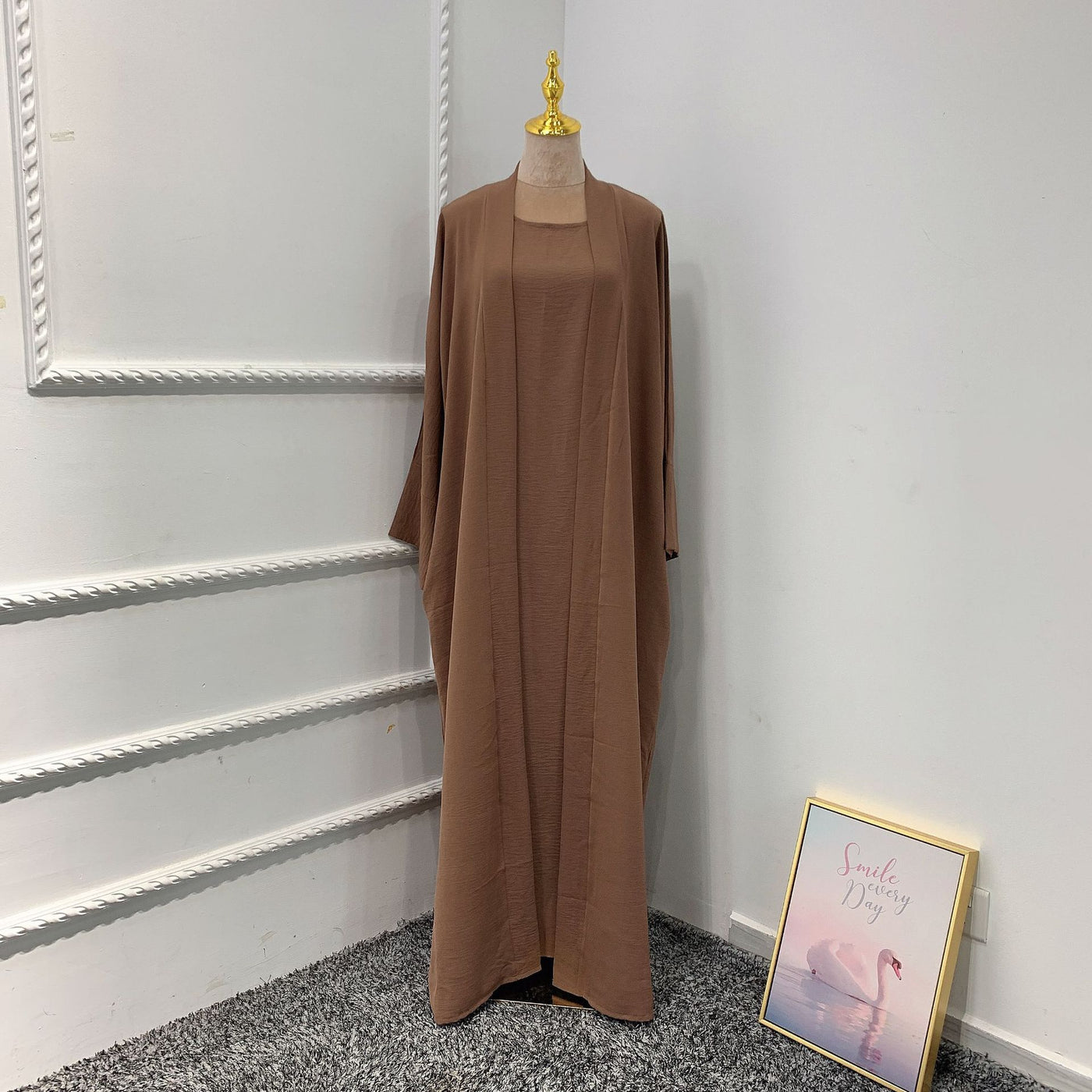 Abaya-Miss Dubai Zweiteiliger Anzug in Uni-Farbe