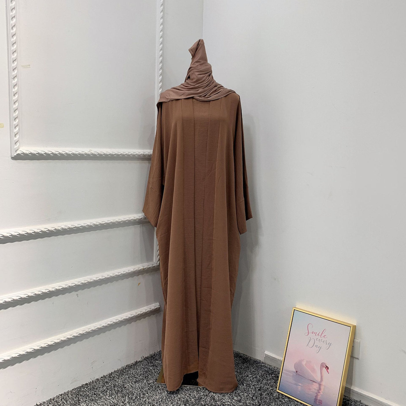 Abaya-Miss Dubai Zweiteiliger Anzug in Uni-Farbe