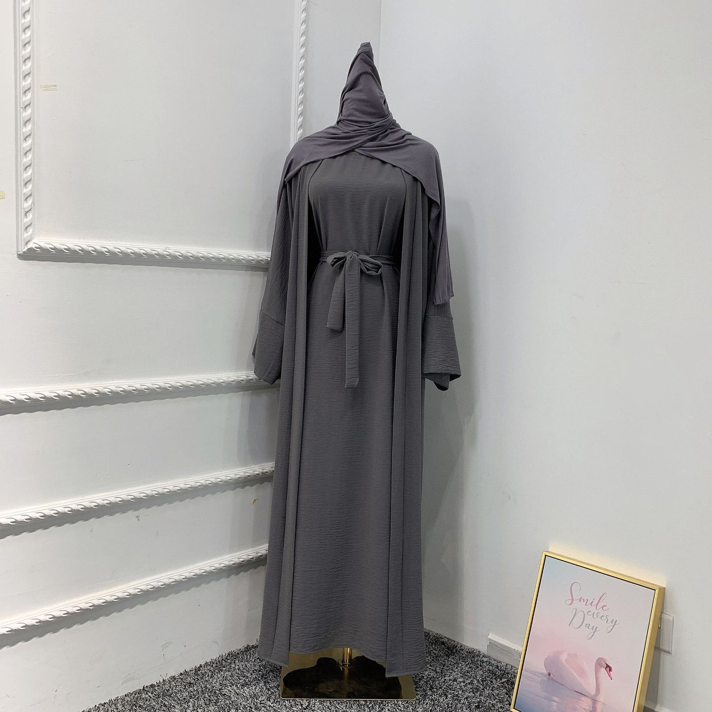 Abaya-Miss Dubai Zweiteiliger Anzug in Uni-Farbe
