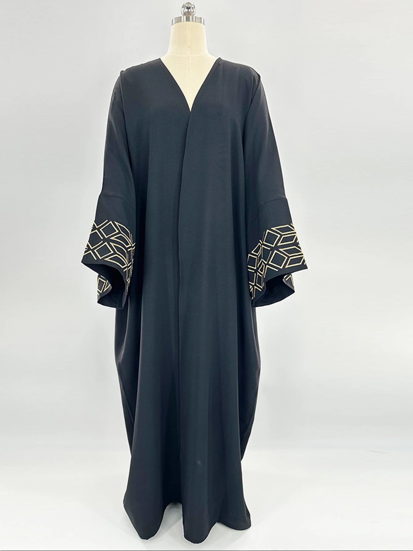 Bestickte Abaya und Hijab