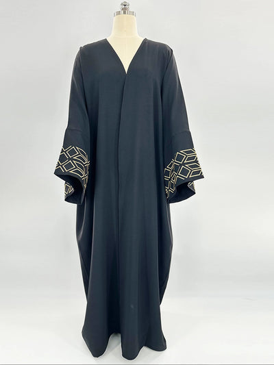 Bestickte Abaya und Hijab